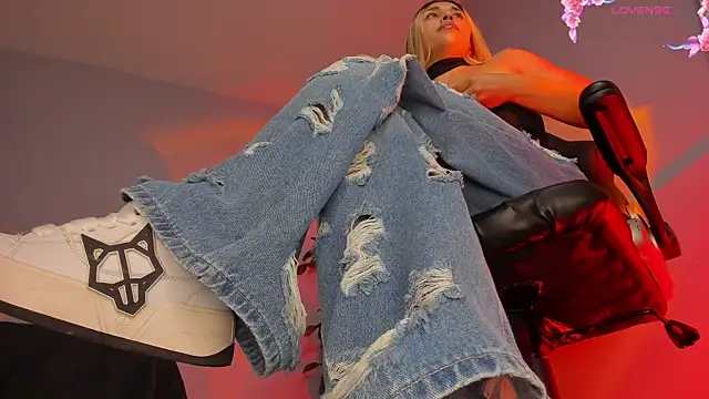 charlotte  grey online show from April 4, 2026, 6:47 pm