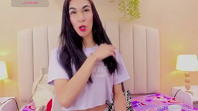 Mia thompson 19 online show from January 31, 2026, 8:18 pm