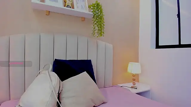 Snapshot of Mia_thompson_19 chatting on July 1, 2026, 7:47 pm Mia thompson 19 online show from July 1, 2026, 7:47 pm