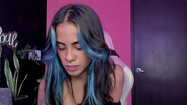 Snapshot of Juanadearco5 chatting on December 16, 2025, 8:24 pm Juanadearco5 online show from December 16, 2025, 8:24 pm