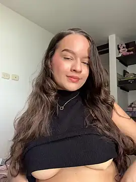 Snapshot of Sophie_milk chatting on March 20, 2025, 9:56 pm Sophie milk online show from March 20, 2025, 9:56 pm