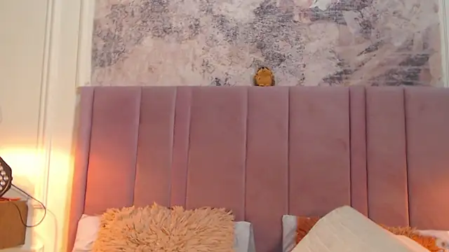 Snapshot of SabrinaDevill chatting on April 22, 2026, 1:29 pm SabrinaDevill online show from April 22, 2026, 1:29 pm