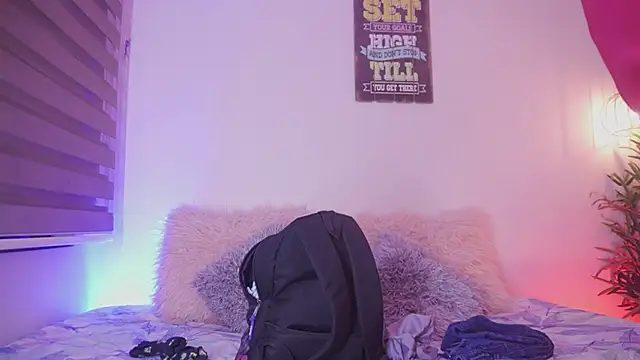 Snapshot of madelyn_rose_ chatting on January 16, 2026, 2:04 am madelyn rose online show from January 16, 2026, 2:04 am