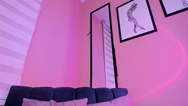 Snapshot of SensualJane2 chatting on December 3, 2025, 5:30 am SensualJane2 online show from December 3, 2025, 5:30 am