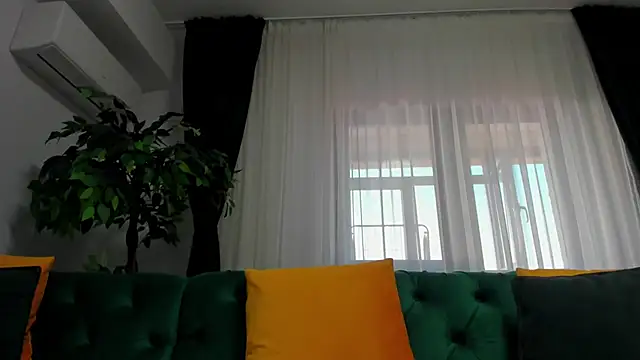 bonnie6969 online show from February 24, 2025, 2:04 pm