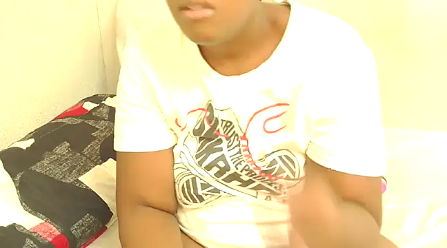 Snapshot of DollyAssZA chatting on February 27, 2025, 2:00 pm DollyAssZA online show from February 27, 2025, 2:00 pm