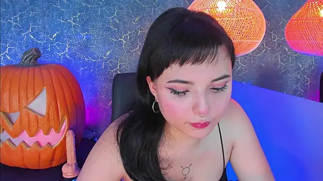 Snapshot of elizabethtaylorxxx chatting on November 2, 2025, 6:13 pm elizabethtaylorxxx online show from November 2, 2025, 6:13 pm