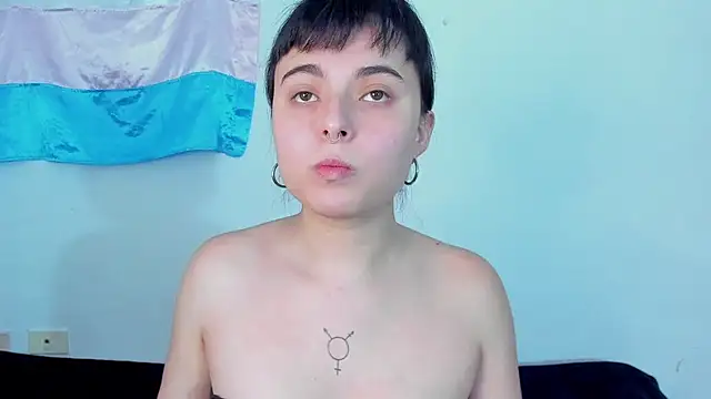 Snapshot of elizabethtaylorxxx chatting on November 30, 2025, 9:04 pm elizabethtaylorxxx online show from November 30, 2025, 9:04 pm