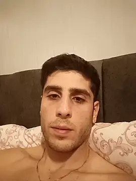 Snapshot of arenn1997 chatting on December 16, 2025, 12:15 am arenn1997 online show from December 16, 2025, 12:15 am