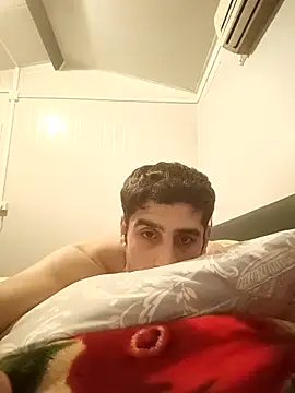 Snapshot of arenn1997 chatting on December 2, 2025, 12:11 am arenn1997 online show from December 2, 2025, 12:11 am