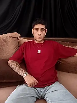 Snapshot of arenn1997 chatting on October 28, 2025, 12:04 pm arenn1997 online show from October 28, 2025, 12:04 pm