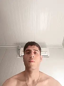 Snapshot of arenn1997 chatting on November 22, 2025, 12:15 pm arenn1997 online show from November 22, 2025, 12:15 pm