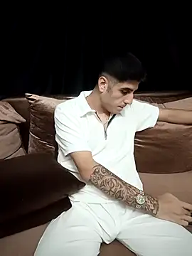 Snapshot of arenn1997 chatting on September 8, 2025, 10:09 pm arenn1997 online show from September 8, 2025, 10:09 pm