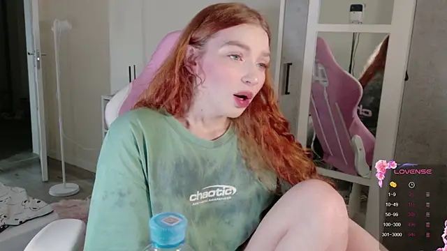 Snapshot of cinnabon_girls chatting on December 18, 2025, 2:38 am cinnabon girls online show from December 18, 2025, 2:38 am