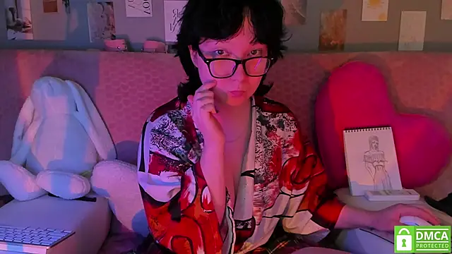 Snapshot of dreamgirllovee chatting on March 9, 2025, 3:43 am dreamgirllovee online show from March 9, 2025, 3:43 am