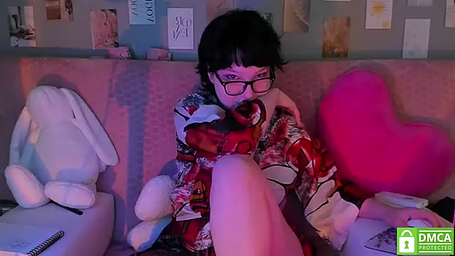 Snapshot of dreamgirllovee chatting on March 10, 2025, 3:56 am dreamgirllovee online show from March 10, 2025, 3:56 am