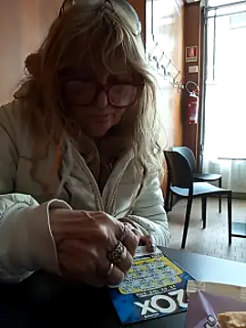 Snapshot of eva2023sexy chatting on March 18, 2025, 1:55 pm eva2023sexy online show from March 18, 2025, 1:55 pm