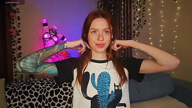 Snapshot of _SweetFox_ chatting on November 16, 2025, 1:10 am SweetFox online show from November 16, 2025, 1:10 am