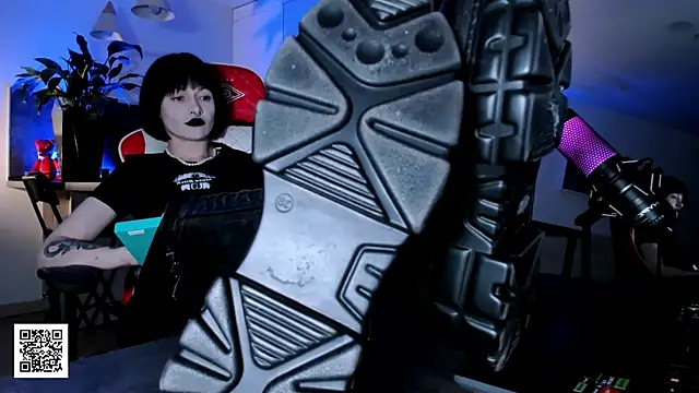  Goddess Misha  online show from February 4, 2026, 9:10 pm