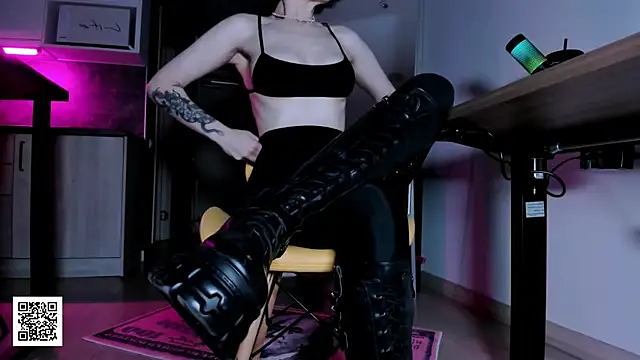 Snapshot of _Goddess_Misha_ chatting on July 7, 2026, 10:02 pm Goddess Misha online show from July 7, 2026, 10:02 pm