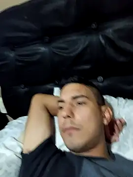 Snapshot of Cristian-2024 chatting on February 13, 2025, 9:17 pm Cristian-2024 online show from February 13, 2025, 9:17 pm