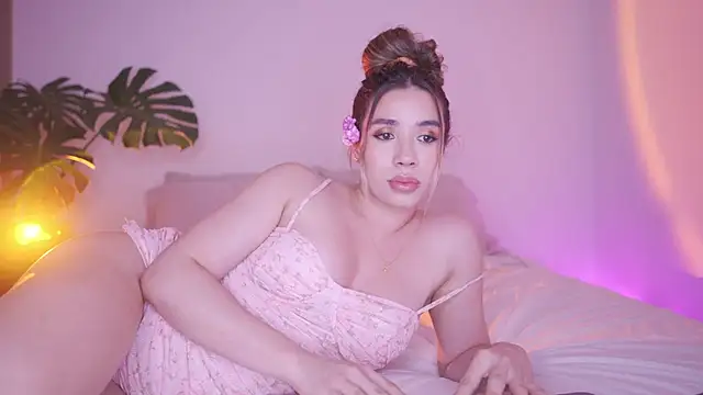 honeyann08 online show from November 12, 2025, 7:29 pm