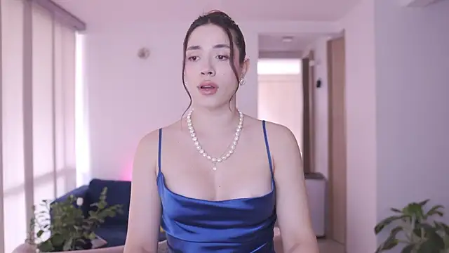 honeyann08 online show from May 17, 2026, 5:35 pm