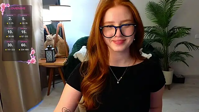 Snapshot of Meow_babe chatting on February 5, 2026, 1:07 pm Meow babe online show from February 5, 2026, 1:07 pm