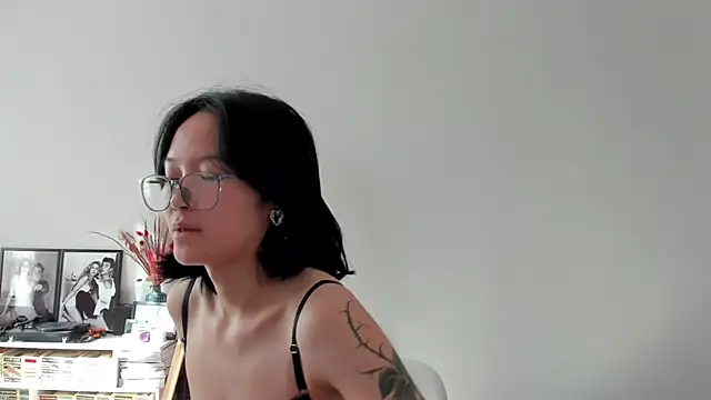 Snapshot of ailey_chao chatting on May 14, 2026, 2:19 am ailey chao online show from May 14, 2026, 2:19 am