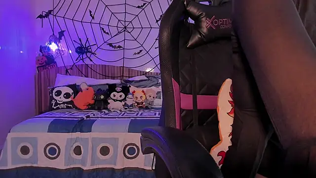 Snapshot of IamNayuta chatting on October 17, 2025, 7:37 pm IamNayuta online show from October 17, 2025, 7:37 pm