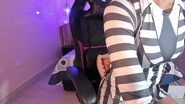 Snapshot of IamNayuta chatting on October 3, 2025, 7:48 pm IamNayuta online show from October 3, 2025, 7:48 pm