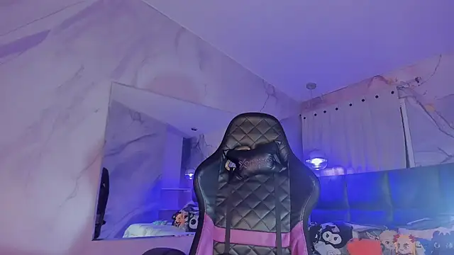 Snapshot of IamNayuta chatting on November 24, 2025, 8:42 pm IamNayuta online show from November 24, 2025, 8:42 pm