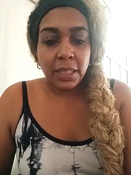 ELLA KELLY online show from December 20, 2025, 1:14 pm