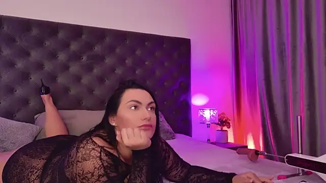 Snapshot of KrisNoir chatting on November 6, 2025, 6:28 am KrisNoir online show from November 6, 2025, 6:28 am