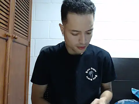 dimitriquiet05 online show from February 13, 2026, 6:24 am