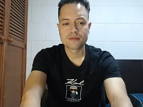 dimitriquiet05 online show from April 11, 2026, 4:09 am