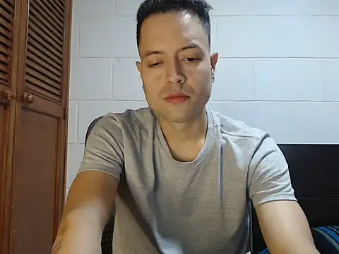 dimitriquiet05 online show from April 9, 2026, 4:14 am