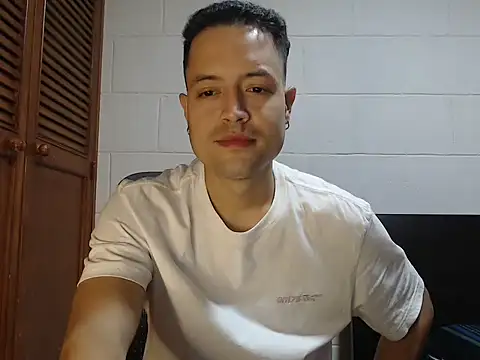 dimitriquiet05 online show from April 8, 2026, 3:41 am
