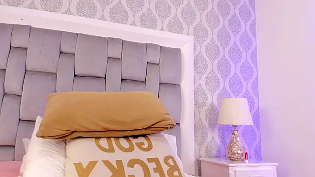 Snapshot of Sara__Williams chatting on March 21, 2025, 4:06 am Sara Williams online show from March 21, 2025, 4:06 am