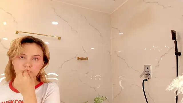 Snapshot of Sara__Williams chatting on March 8, 2025, 3:50 am Sara Williams online show from March 8, 2025, 3:50 am