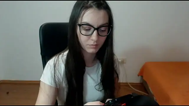 Snapshot of CuteJollie4U chatting on February 8, 2025, 6:11 pm CuteJollie4U online show from February 8, 2025, 6:11 pm