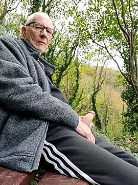 Snapshot of cutaboverest chatting on October 27, 2025, 3:46 pm cutaboverest online show from October 27, 2025, 3:46 pm