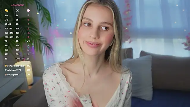 Fluffy-Angel online show from February 6, 2025, 11:20 am