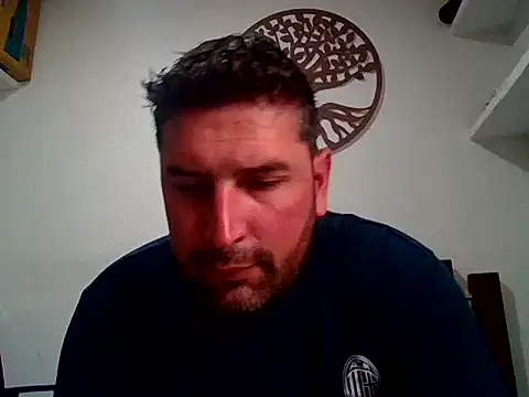 Snapshot of LukaE35 chatting on July 15, 2026, 8:05 pm LukaE35 online show from July 15, 2026, 8:05 pm