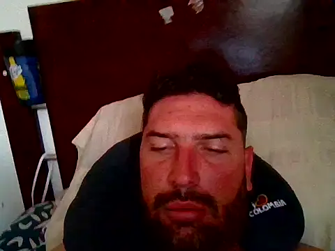 Snapshot of LukaE35 chatting on July 6, 2026, 4:09 pm LukaE35 online show from July 6, 2026, 4:09 pm