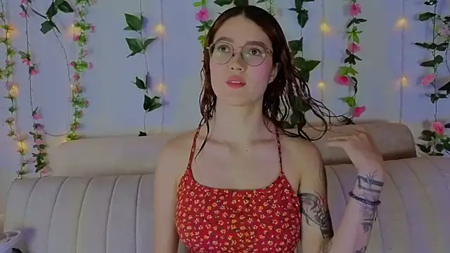 Snapshot of MiaWinx chatting on November 20, 2025, 9:04 pm MiaWinx online show from November 20, 2025, 9:04 pm