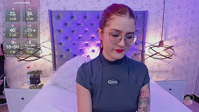 Snapshot of MiaWinx chatting on February 6, 2025, 9:49 pm MiaWinx online show from February 6, 2025, 9:49 pm