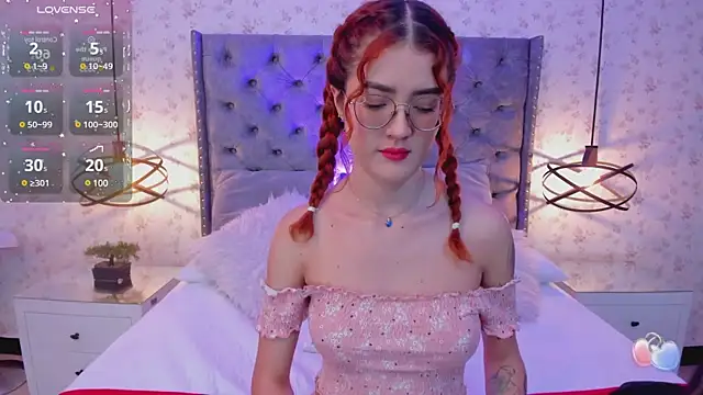 Snapshot of MiaWinx chatting on January 27, 2025, 9:44 pm MiaWinx online show from January 27, 2025, 9:44 pm