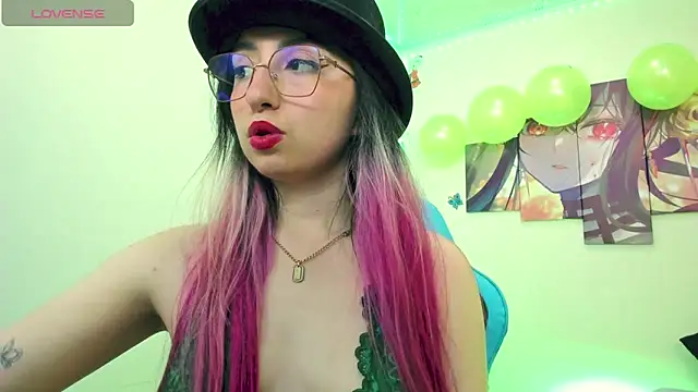 Snapshot of Julieta_cott chatting on March 17, 2025, 12:42 am Julieta cott online show from March 17, 2025, 12:42 am