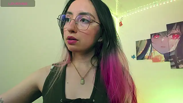 Snapshot of Julieta_cott chatting on March 15, 2025, 2:14 am Julieta cott online show from March 15, 2025, 2:14 am